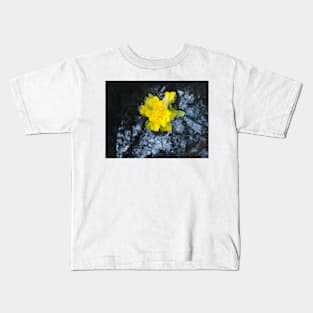 ''Such a Narcissus" natural floral photo product Kids T-Shirt